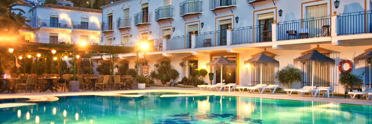 Escapada a Mijas, hotel 4* con media pensión por 67€ por persona.
